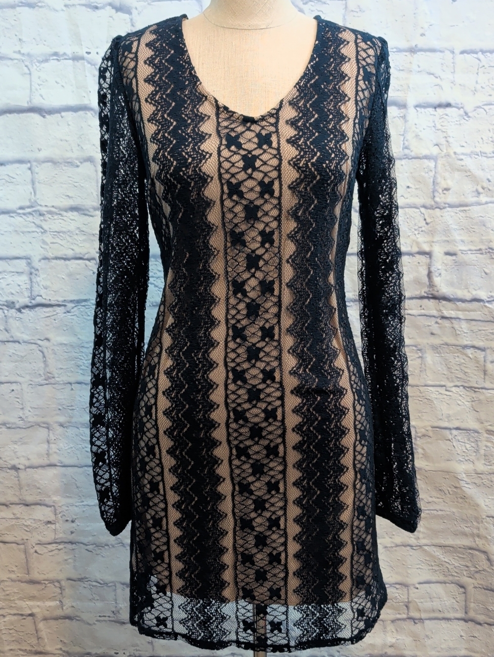 Speechless Long Sleeve Navy Blue Sheath Dress - Size Medium
